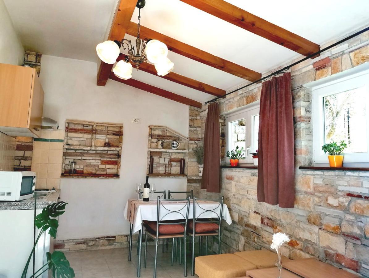 Nice Apartment Montepozzo With Private Garden Rovinj Buitenkant foto
