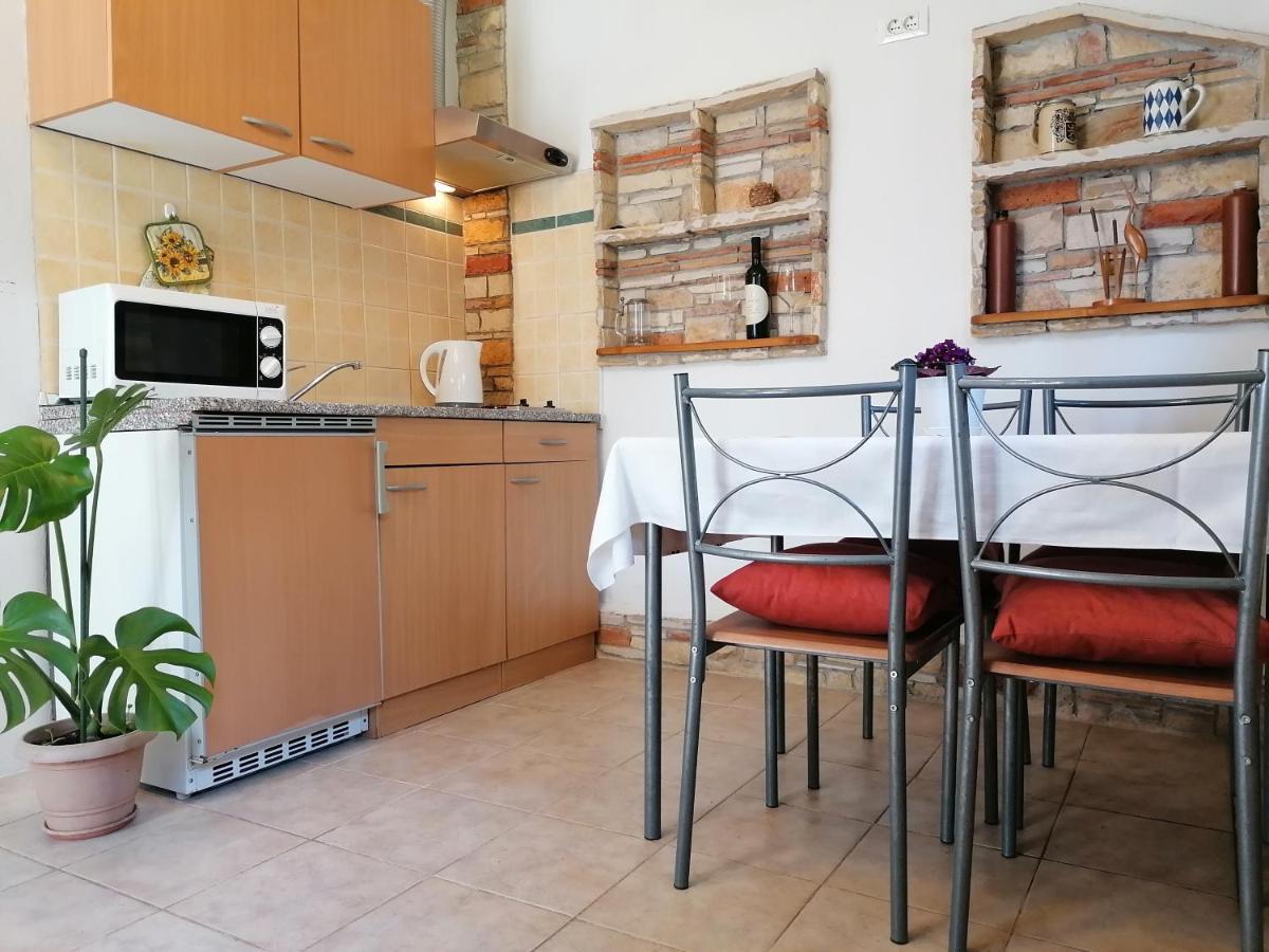 Nice Apartment Montepozzo With Private Garden Rovinj Buitenkant foto