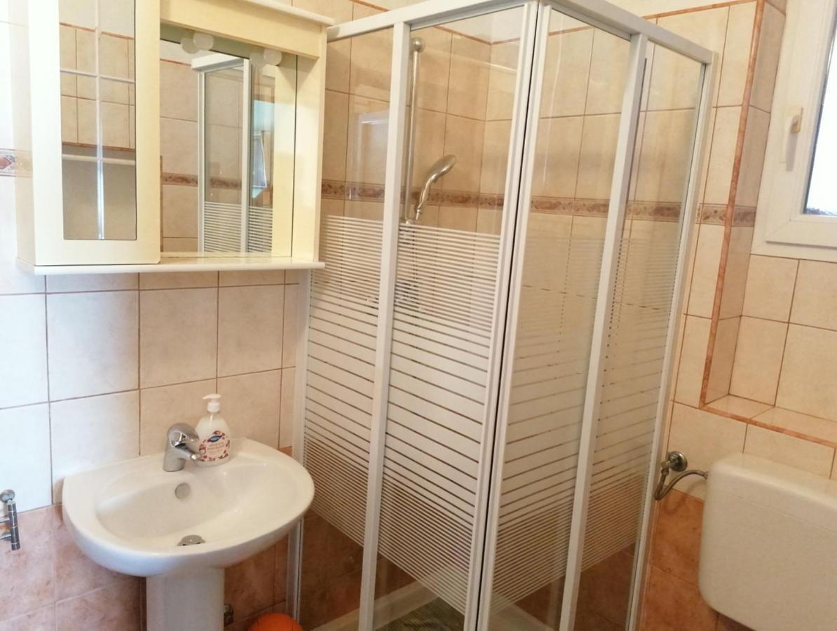 Nice Apartment Montepozzo With Private Garden Rovinj Buitenkant foto